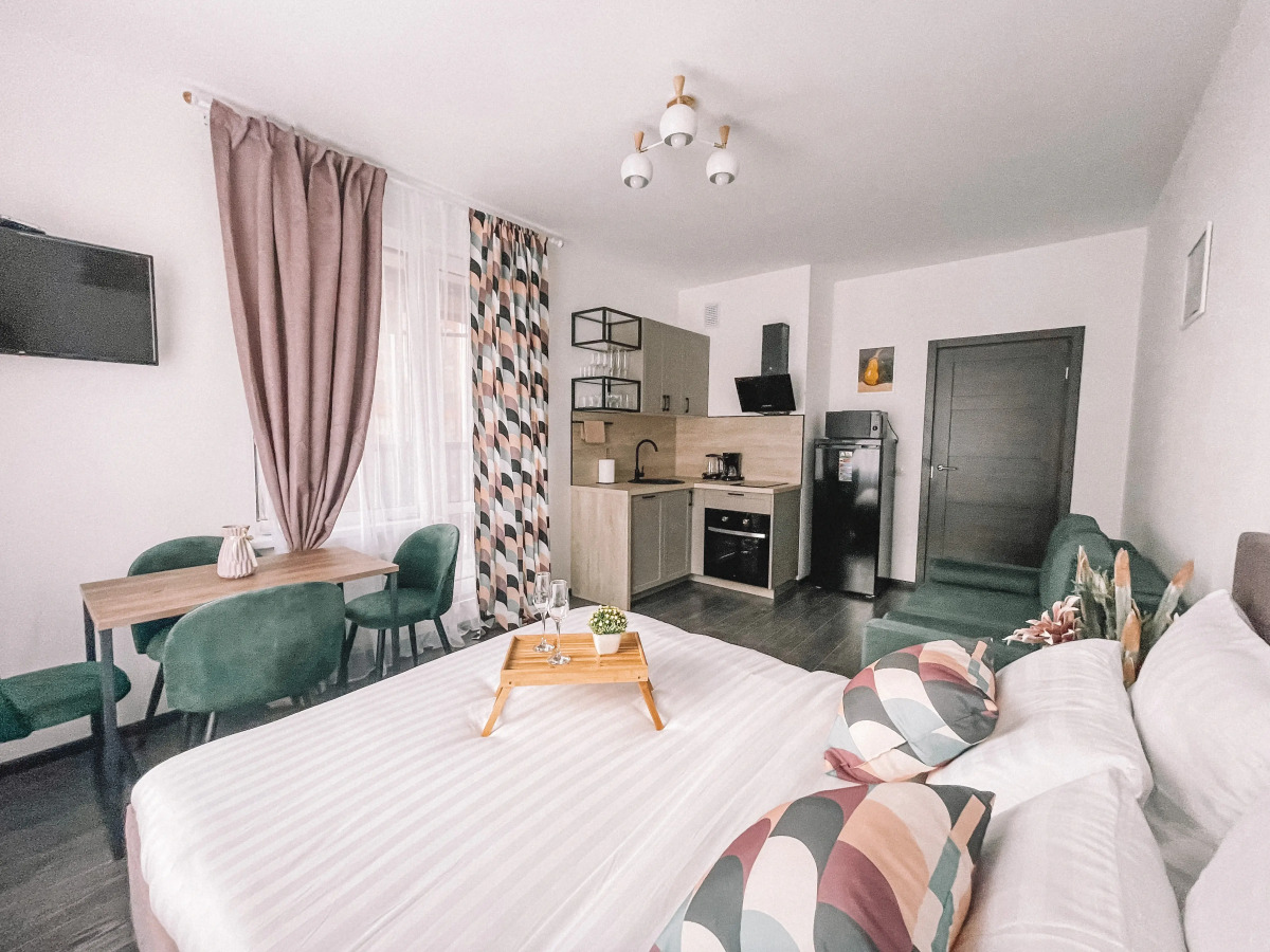 Апартаменты Студия Эмеральд на Арцеуловской