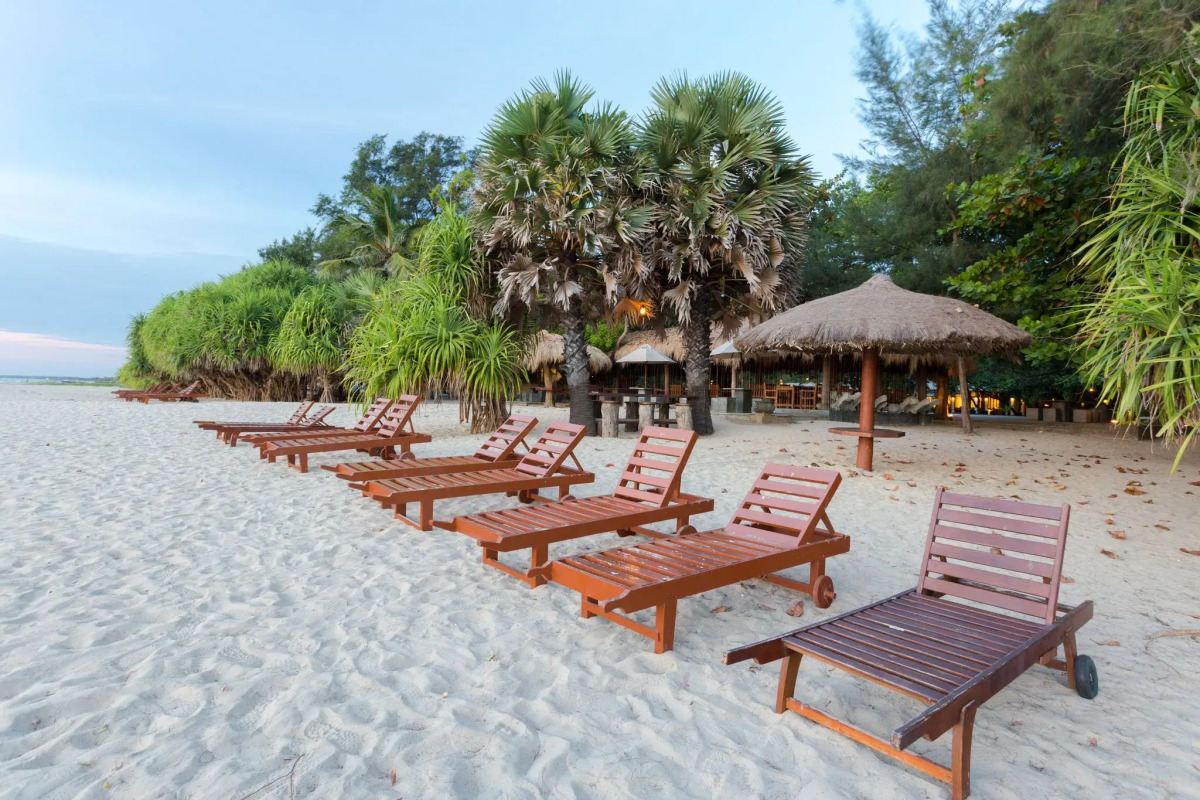 Отель Nilaveli Beach