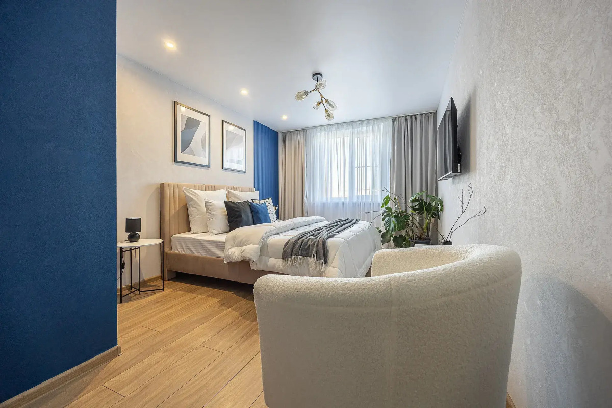 Апартаменты улучшенные, в центре города, с тремя спальнями