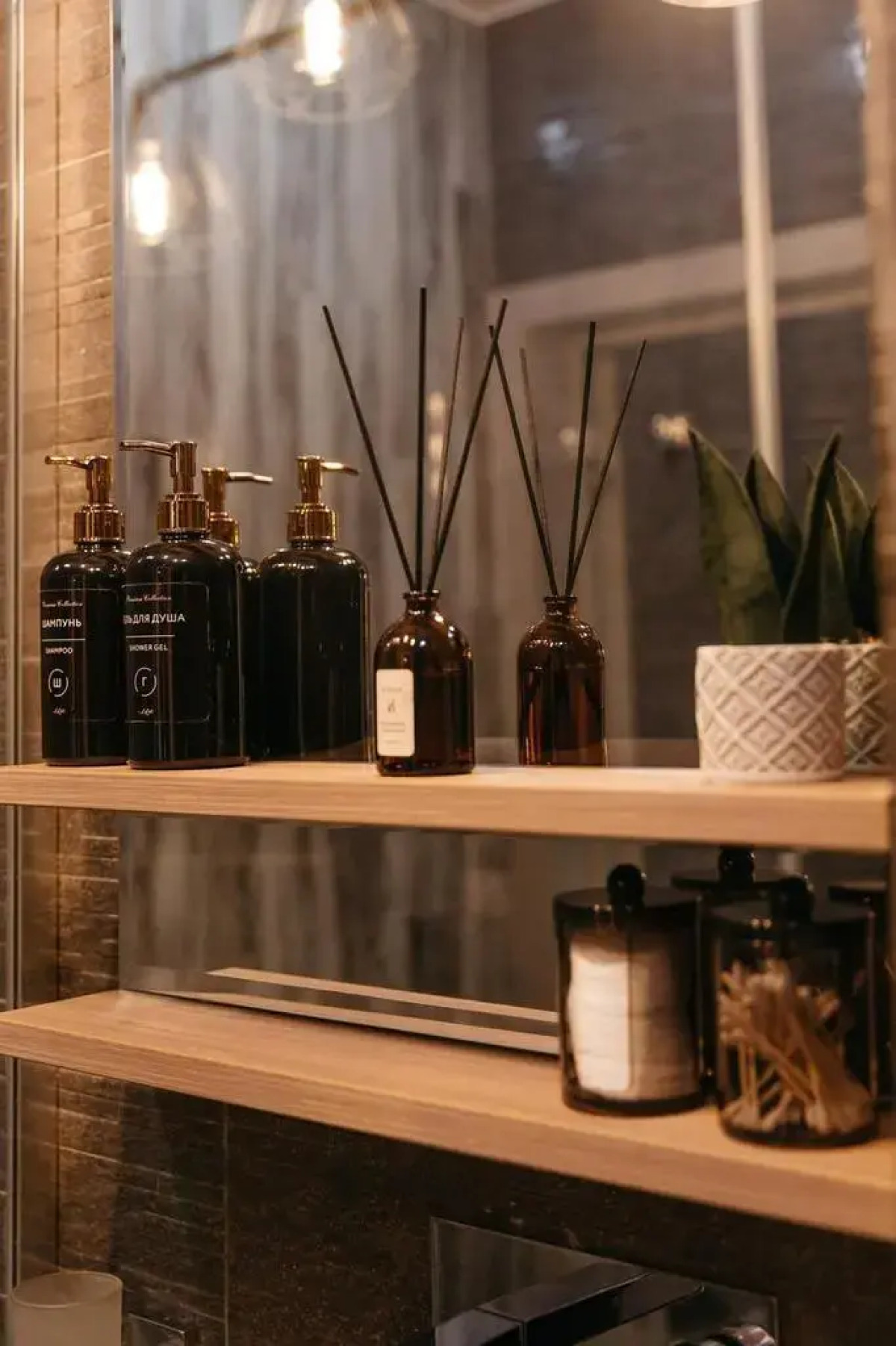 Студия на Ивана Сусанина 41