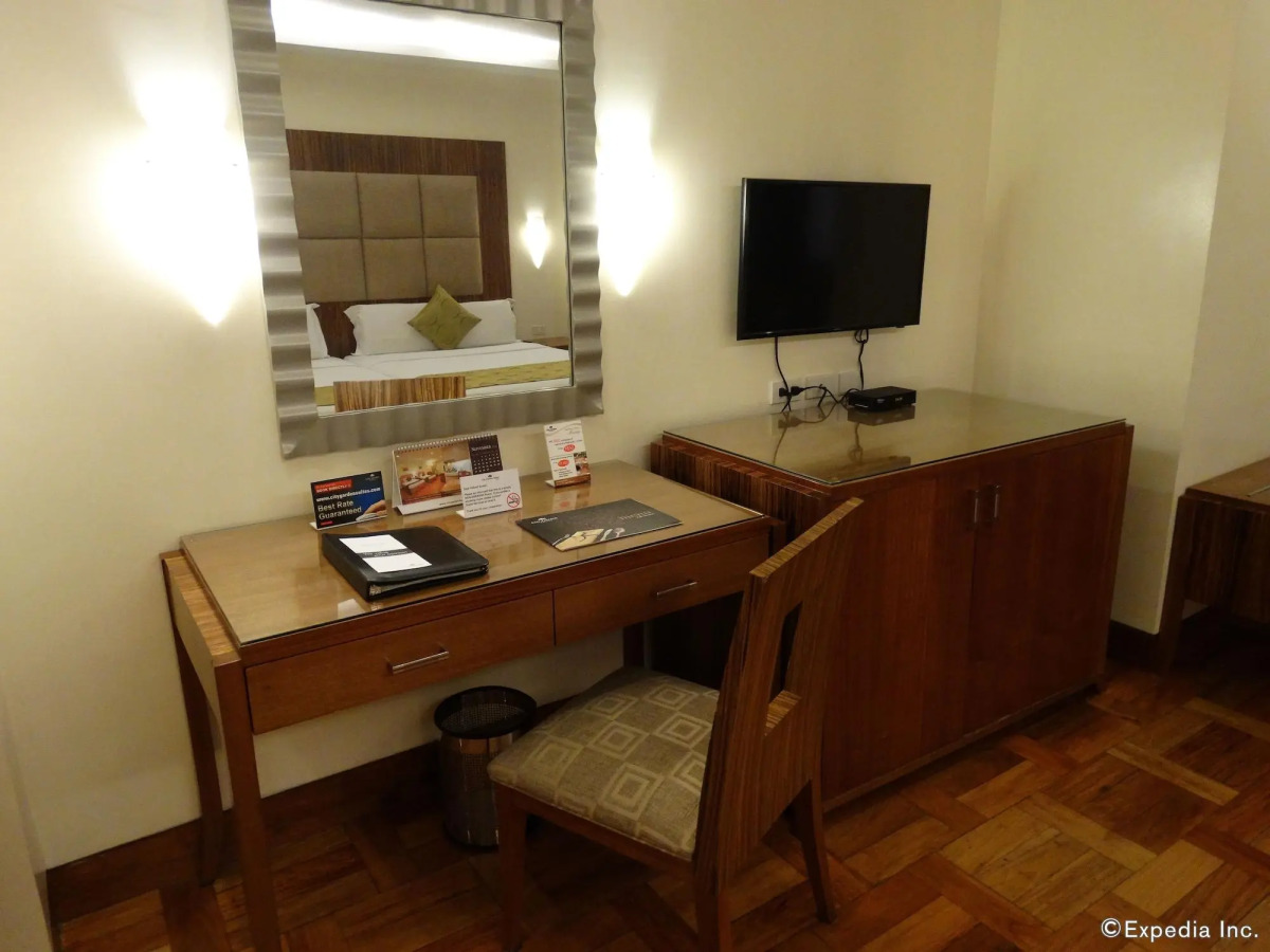 Отель City Garden Suites Manila