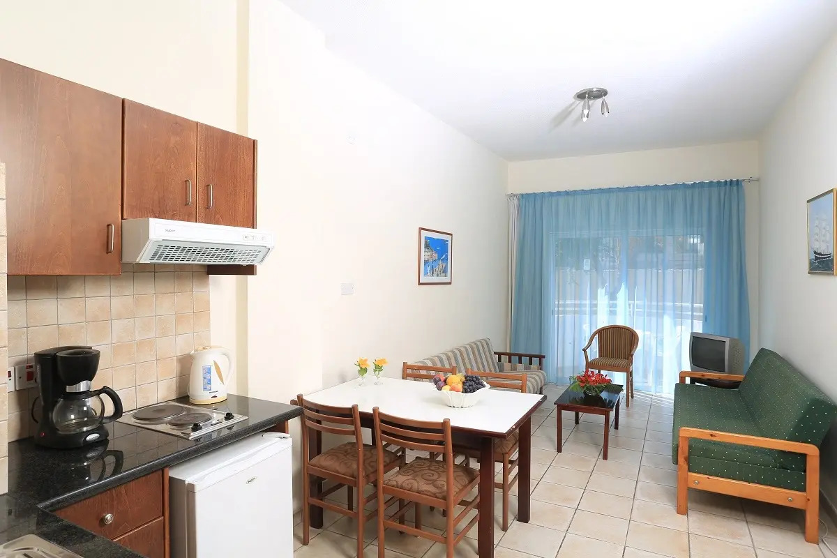 Отель Jacaranda Apartments