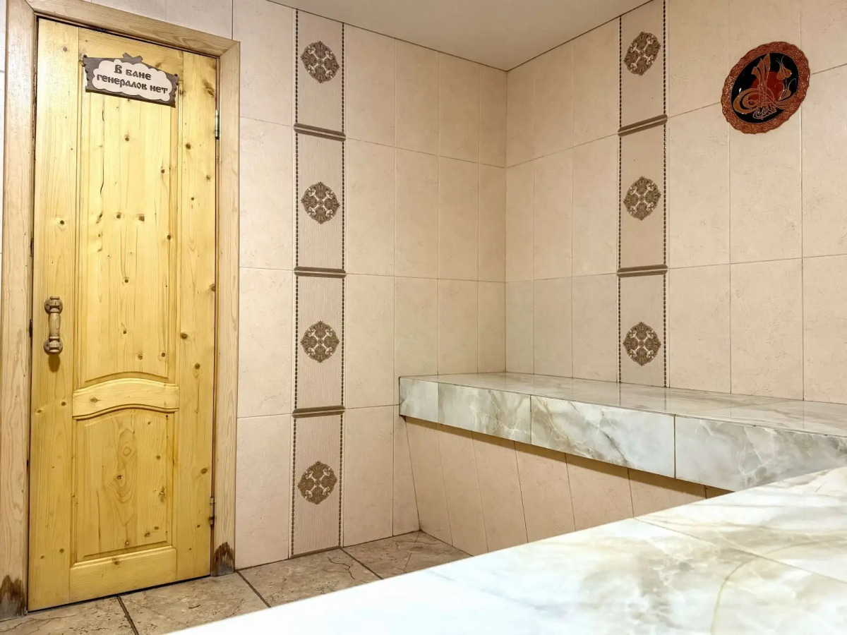 Thach from Travel Hotels Entourage