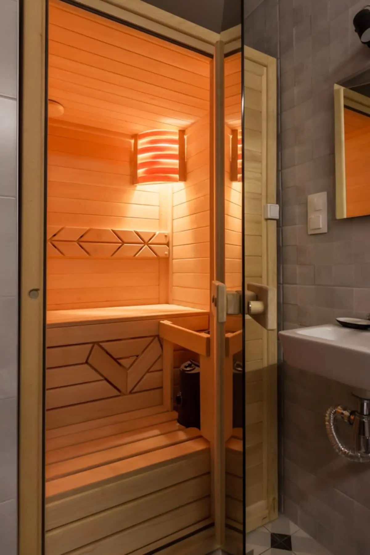 Апартаменты с Сауной и Джакузи Шале