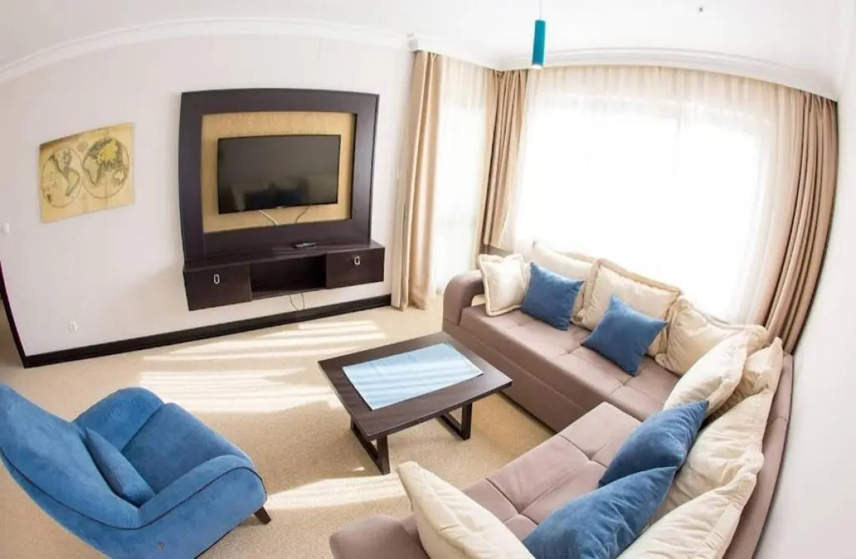 Отель Swiss Holiday