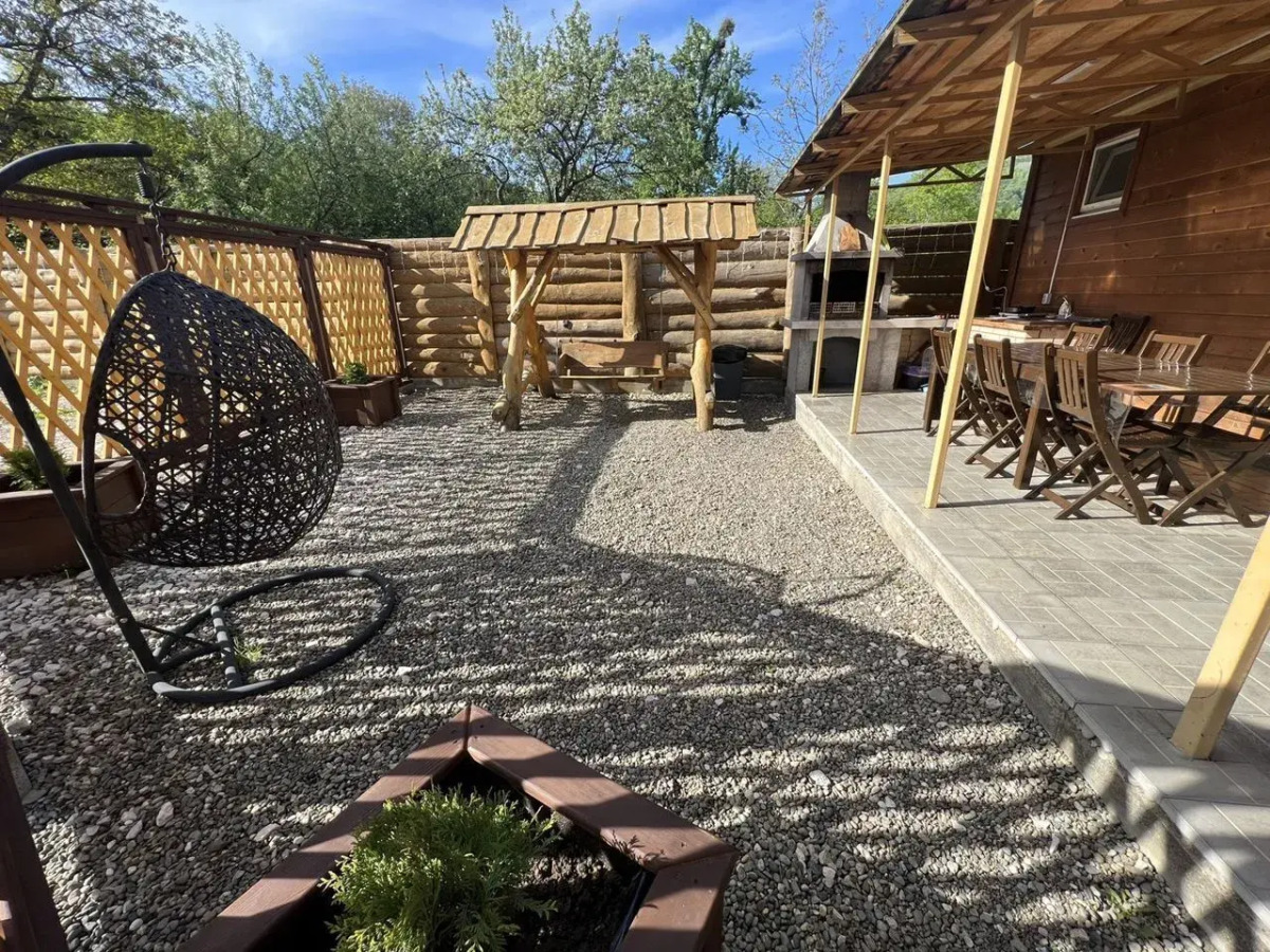 Частный дом с баней бассейном и мангалом на берегу реки