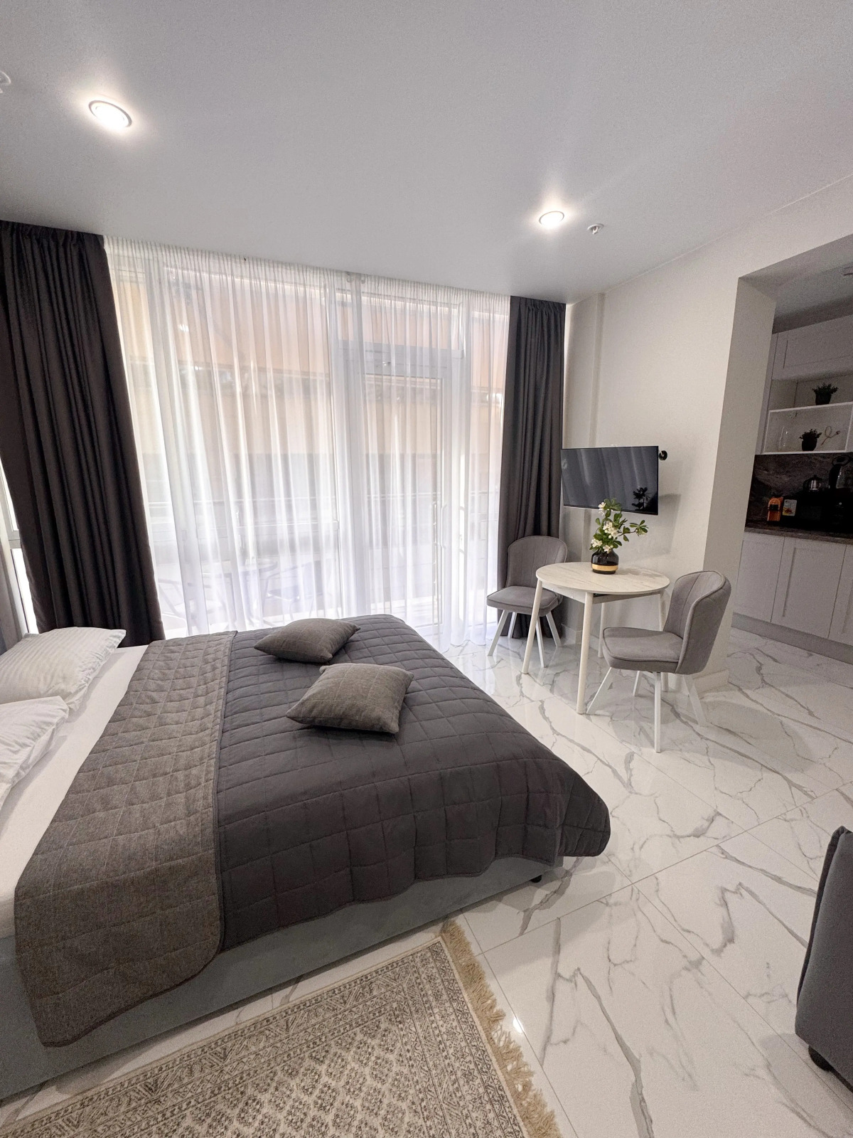 Апартаменты Orange Apart в центре Сочи на Навагинской