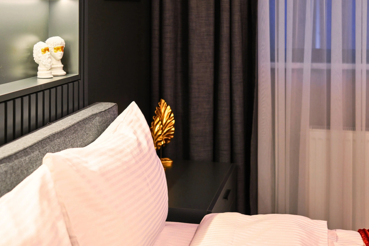 Отель TAKS-INN Suites