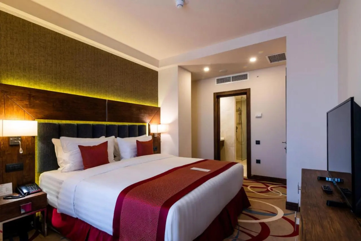 Отель Ramada and Suites by Wyndham Yerevan