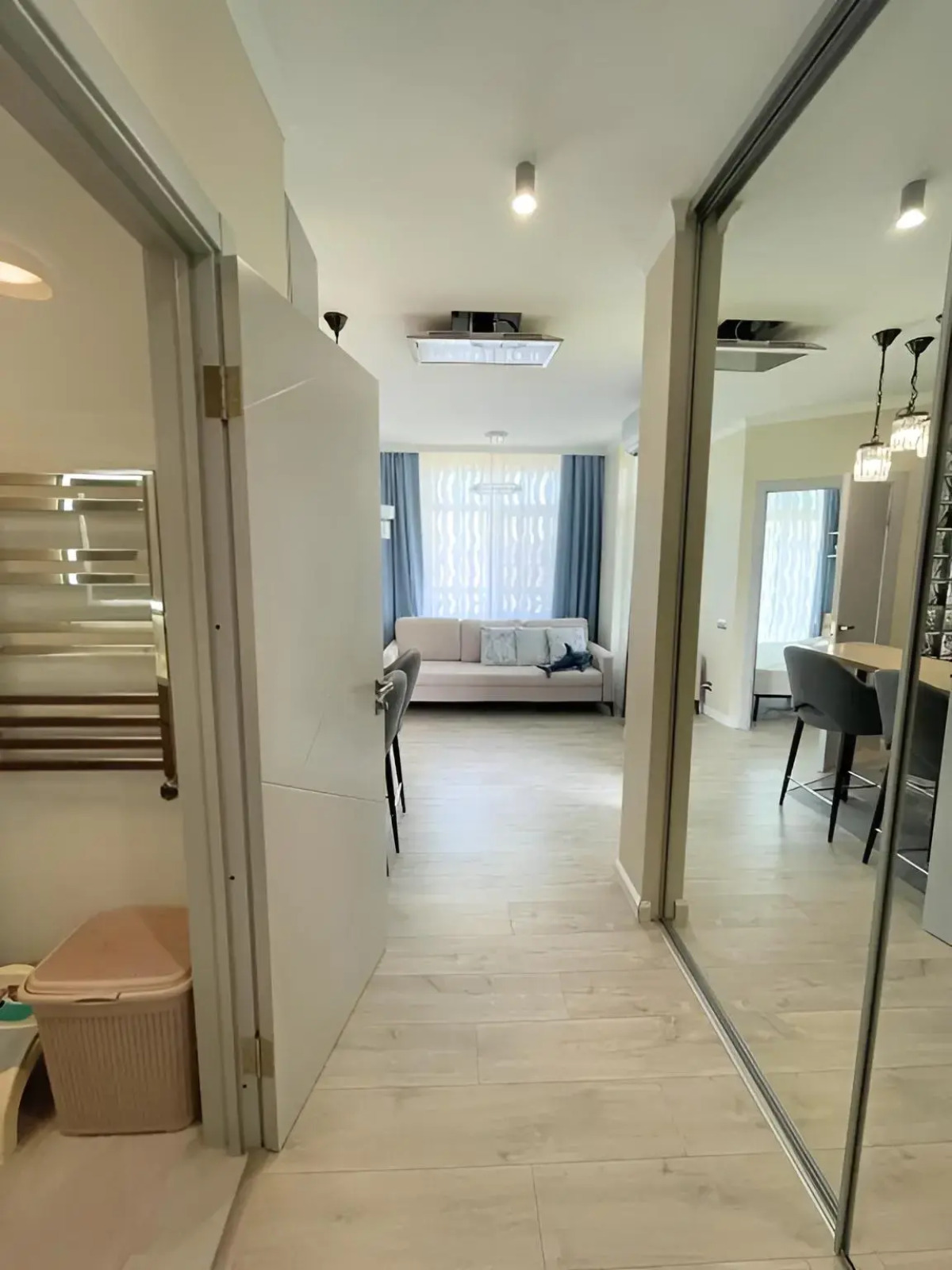 Апартаменты Айсберг с видом на храм с балконом