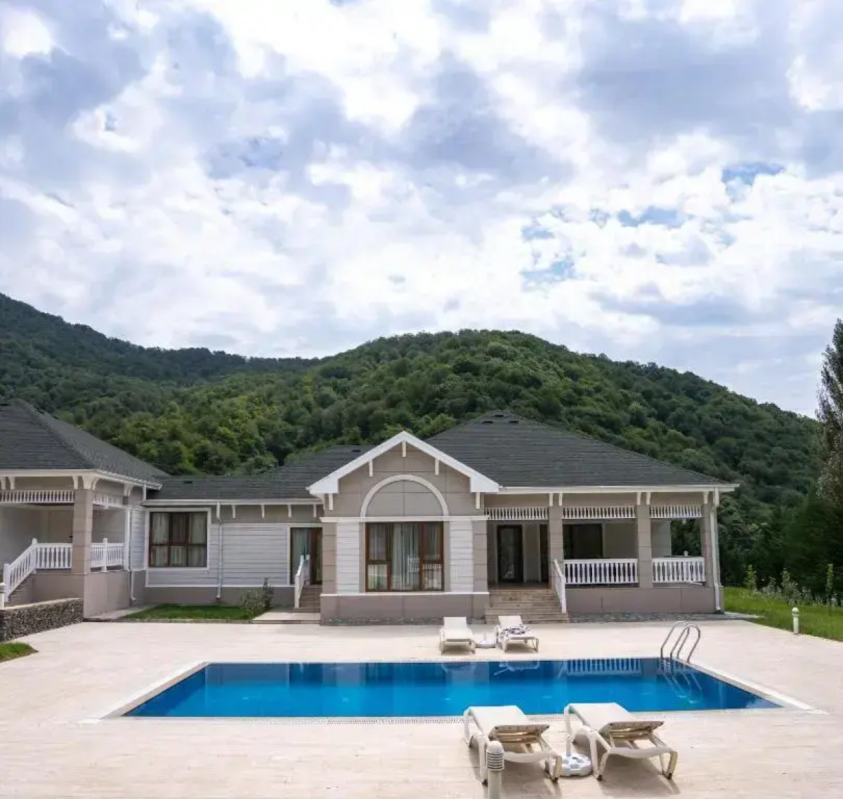 Отель Qafqaz Riverside