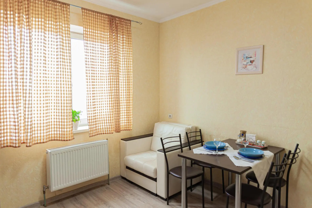 Апартаменты двухкомнатные (114) Серебровская 91