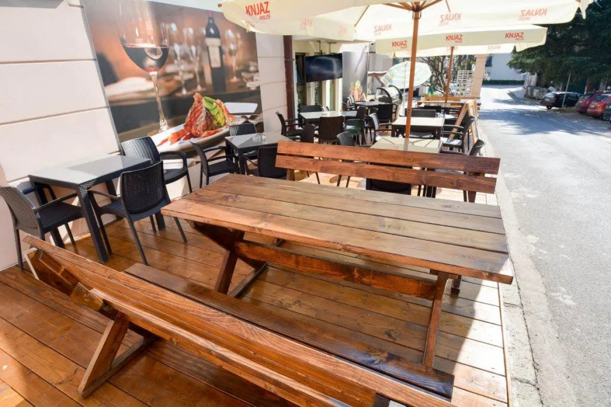 Отель Swiss Holiday