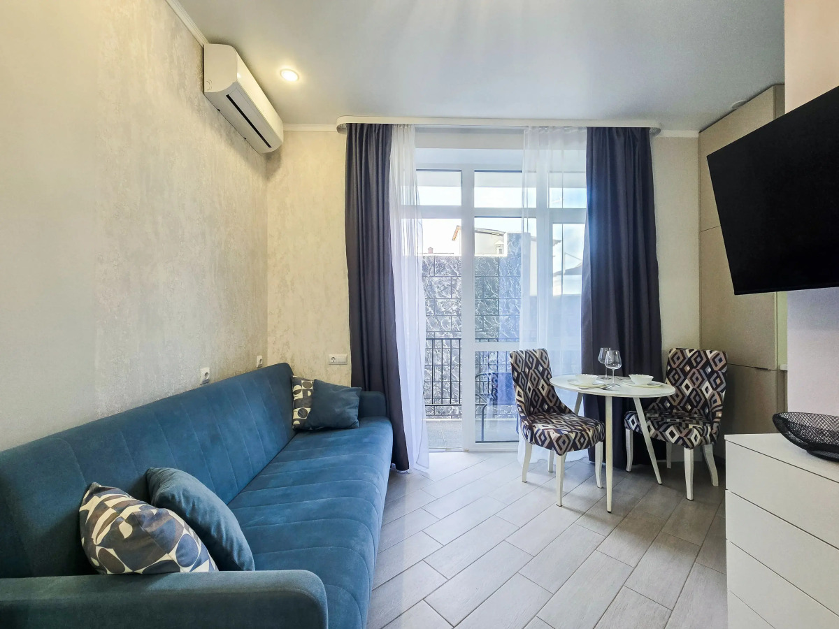 Квартира Небольшая студия для 2х человек для уединения со своим балкончиком