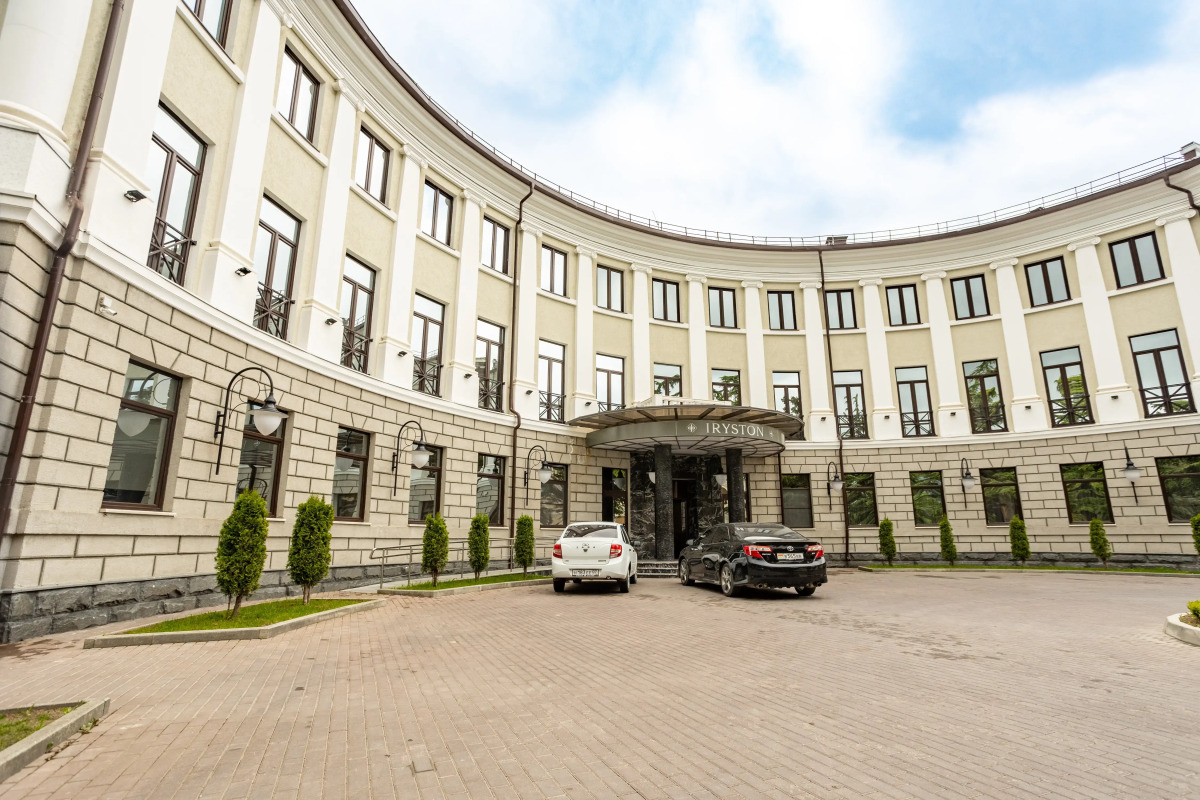 Отель Ирыстон