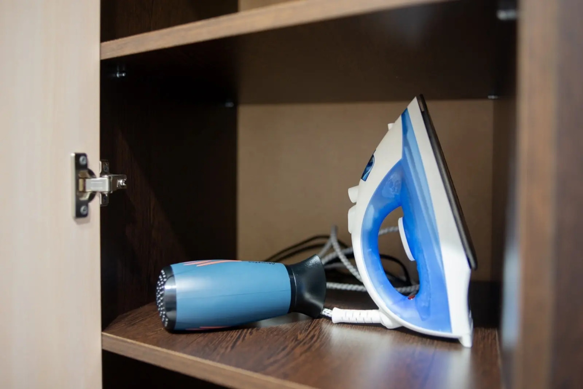 Сакура рядом ТЦ Кристалл