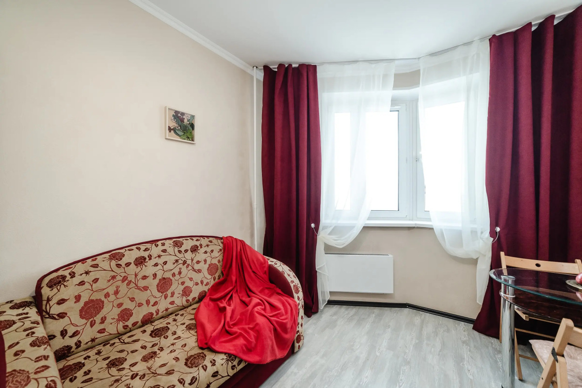 Апартаменты у метро с видом на писательский городок