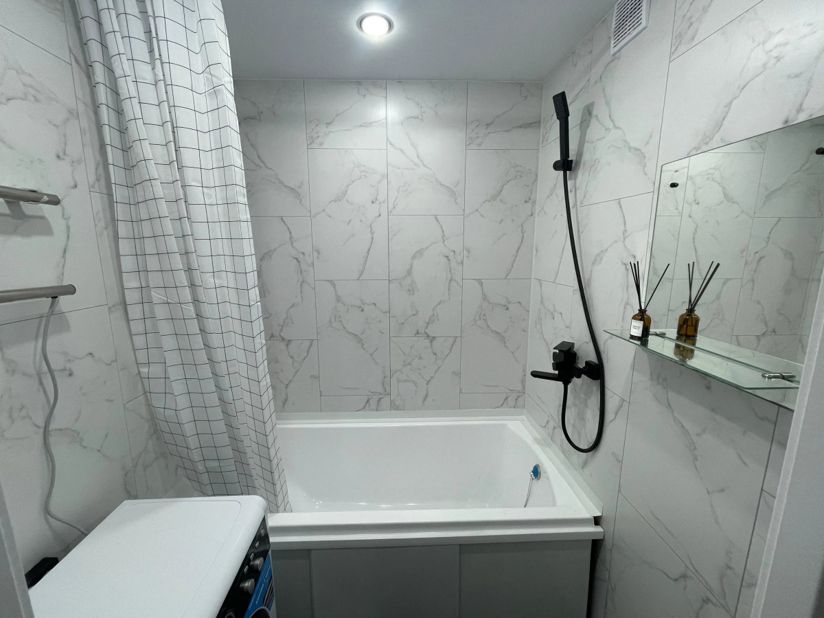 Квартира 4-х комнатная на 10-х у пляжа с озером