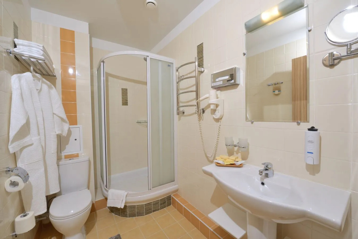 Отель Cronwell Inn Стремянная