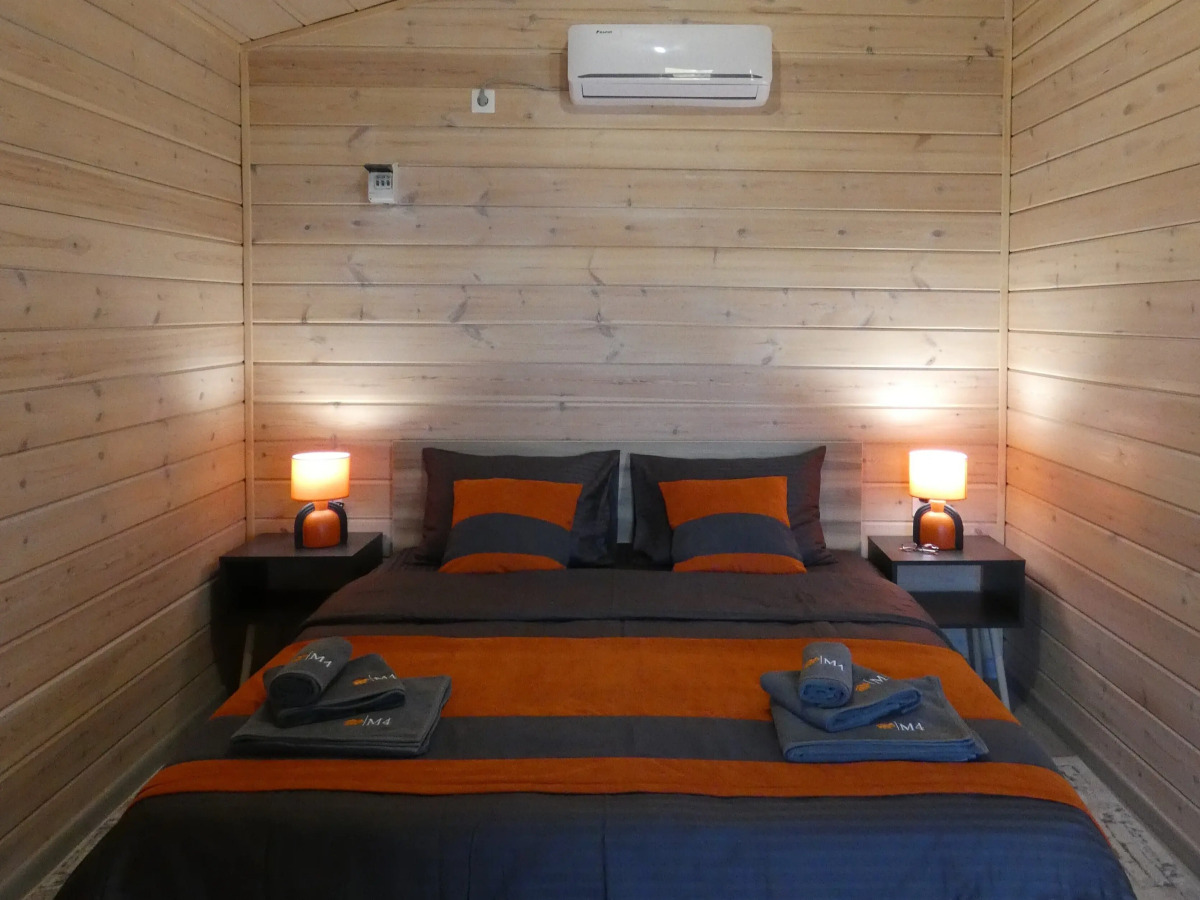 Частный Дом 5 с Двуспальной Кроватью