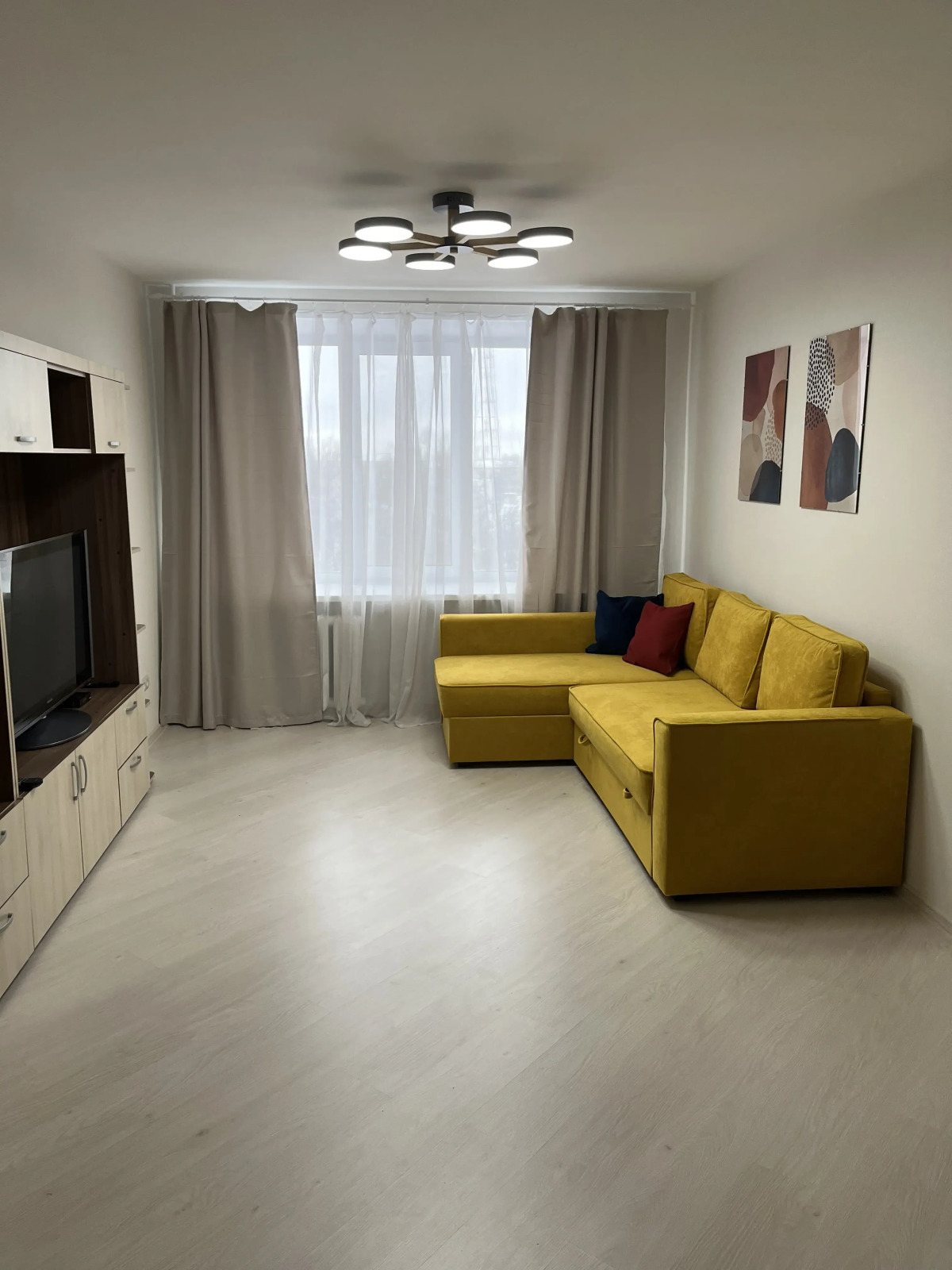 Квартира просторная 2-х комнатная на Центральной площади