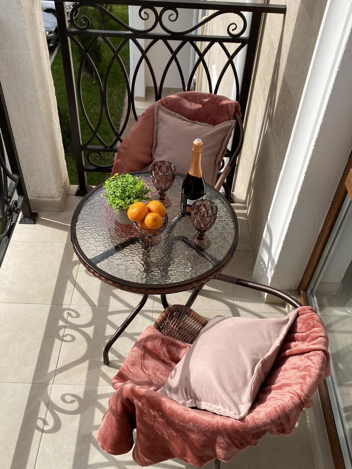 Апартаменты Бриз в ЖК Изумрудный город