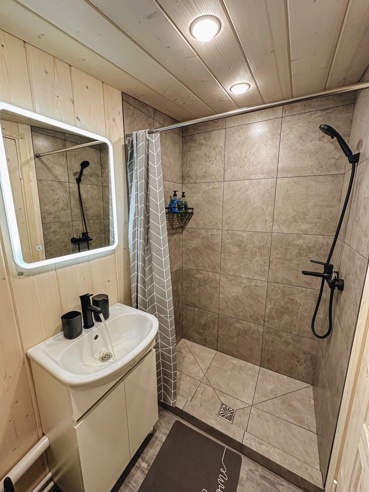 Частный дом Glamping by river