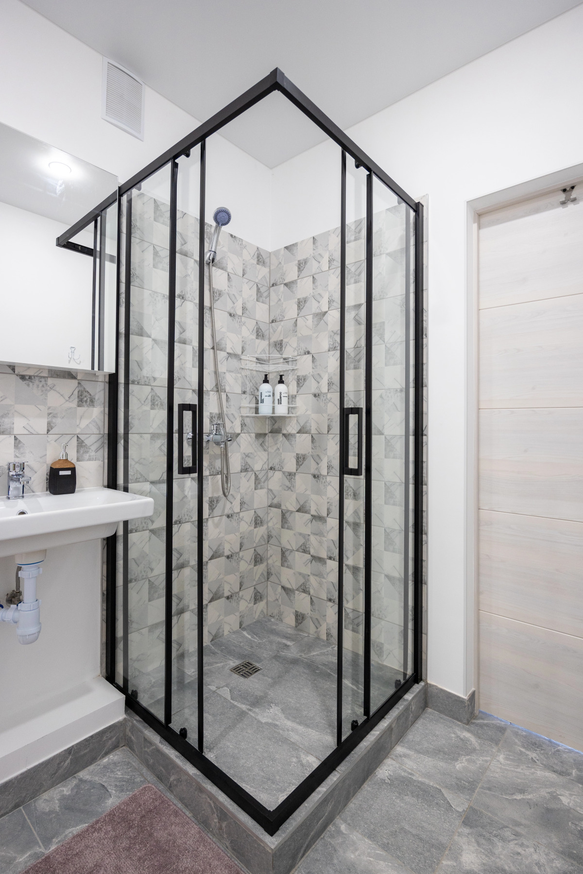 Апартаменты LovelyHome39 Студия №2 в Центре Курортного Города