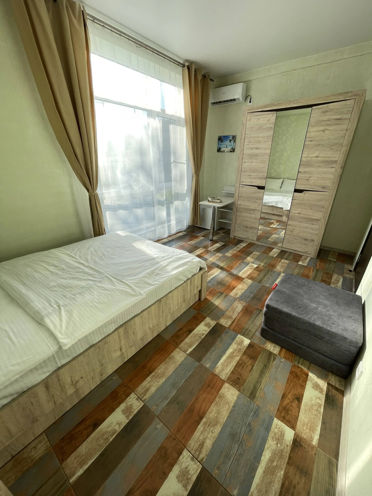 Вилла с бассейном и 5 мастер спальнями