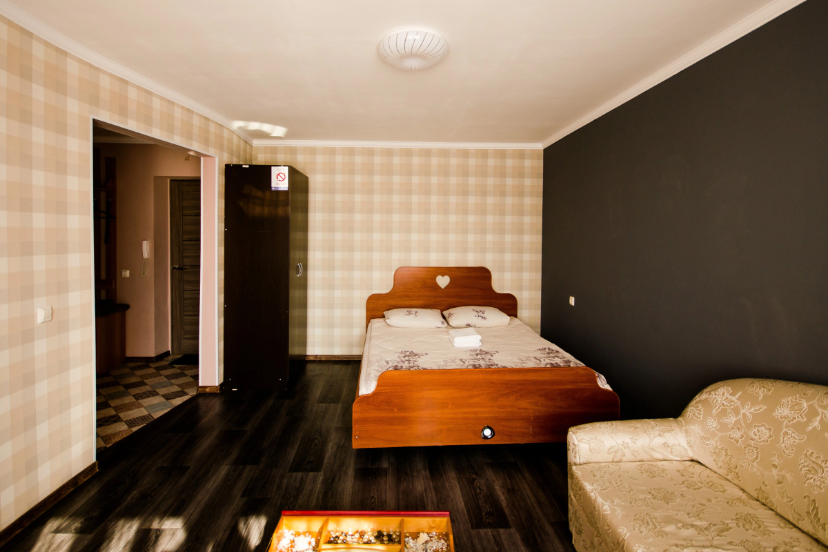 Апартаменты Квартирный Вопрос на Строителей 8