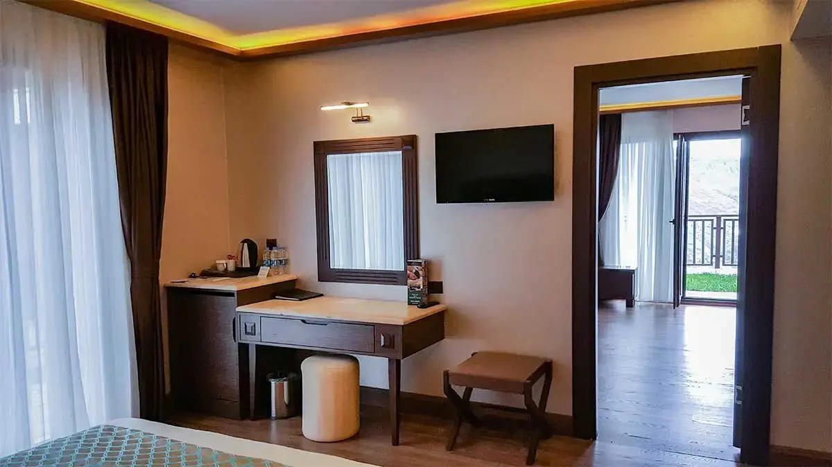 Курортный отель Sera Lake Resort