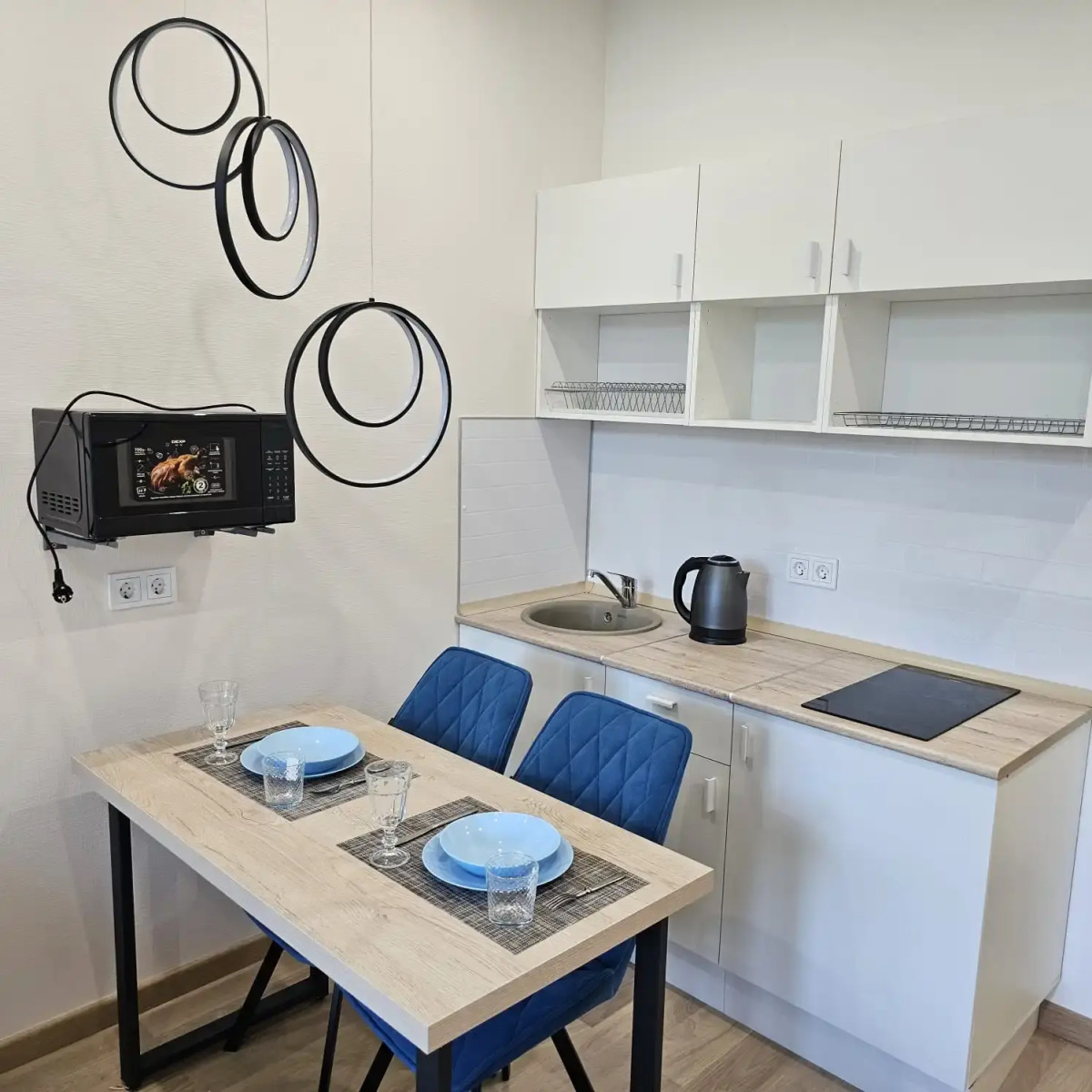 Апартаменты студия 404