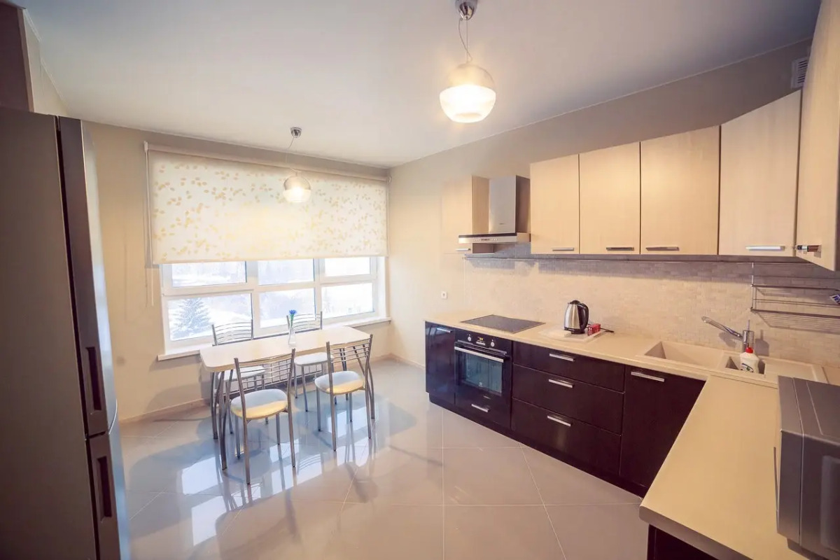 Апартаменты Октябрьской Революции 19