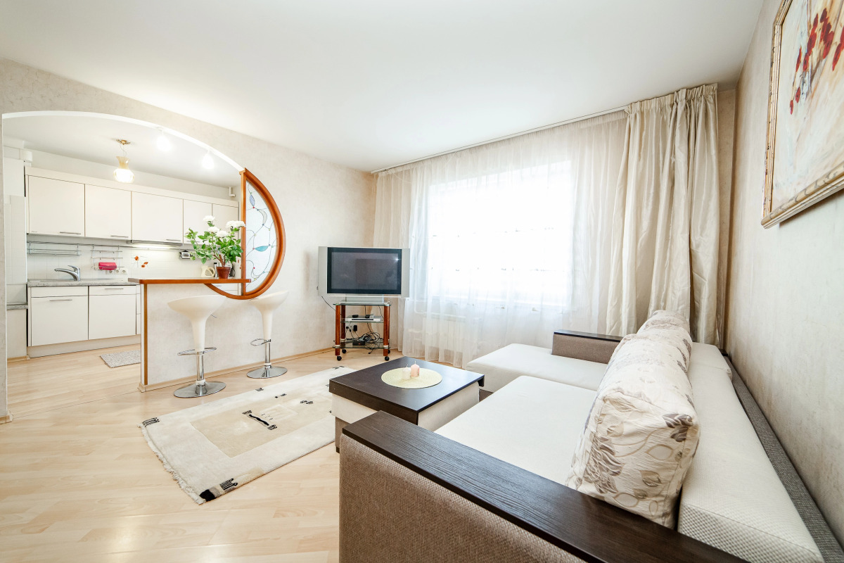 Трехкомнатные апартаменты GALLERY Minsk на Мельникайте с балконом