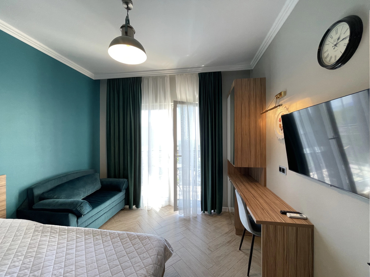 Квартира трёхкомнатная с прямым видом на море