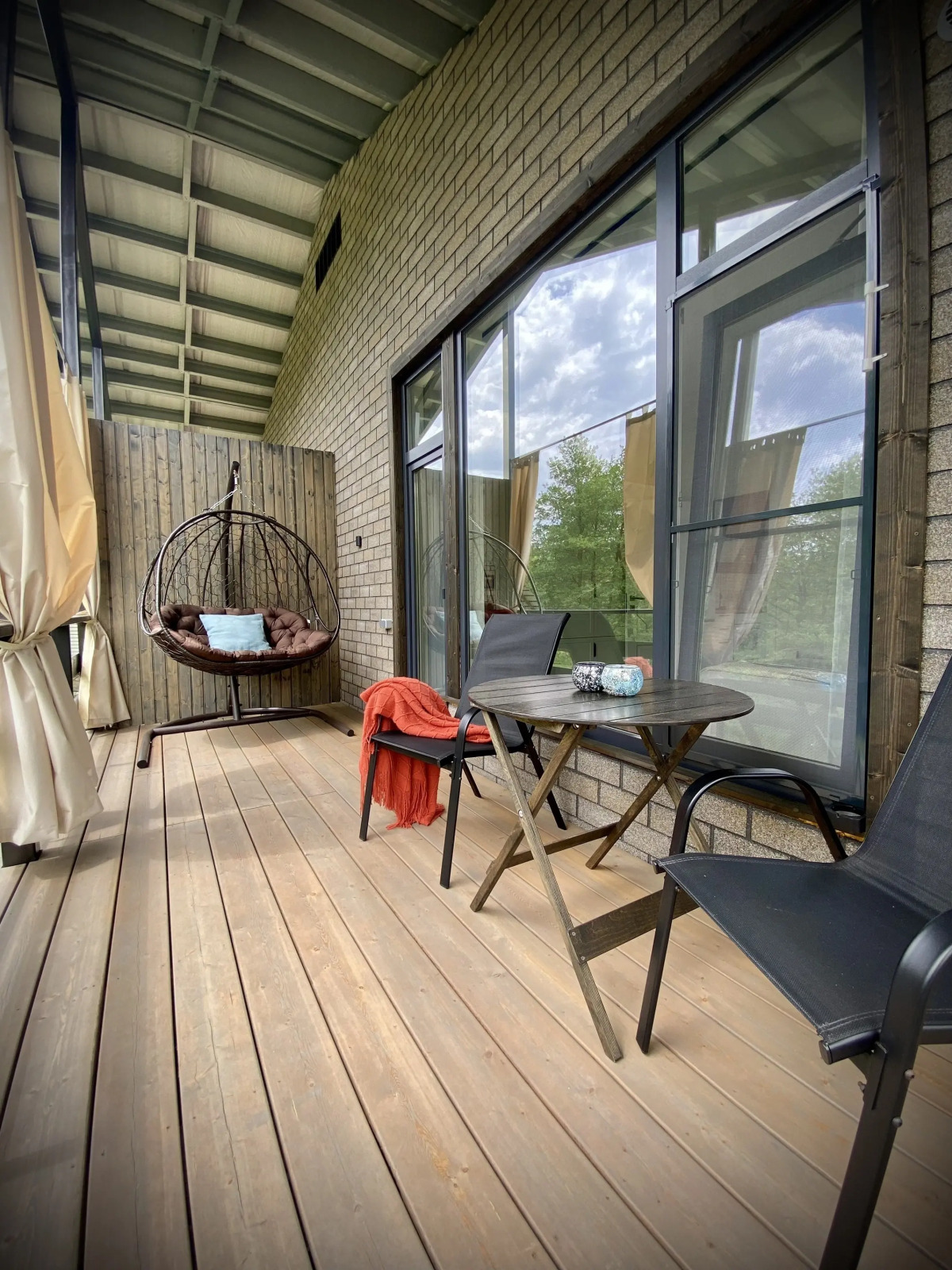 Частный дом с террасой