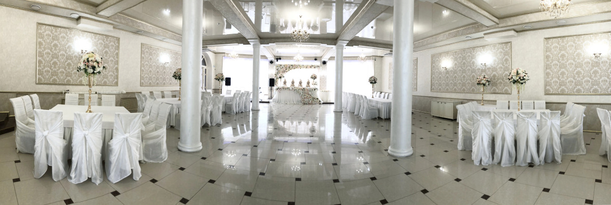 Моцарт Холл