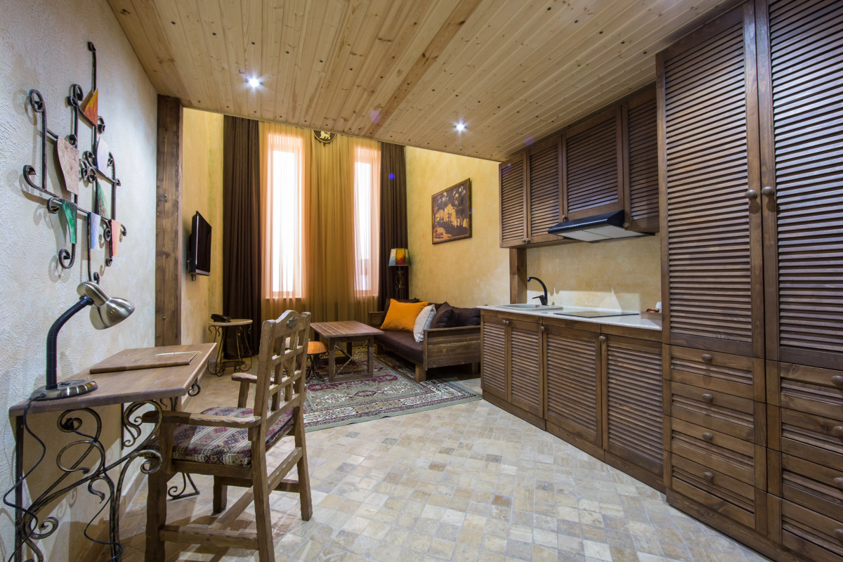 Отель Кавказ