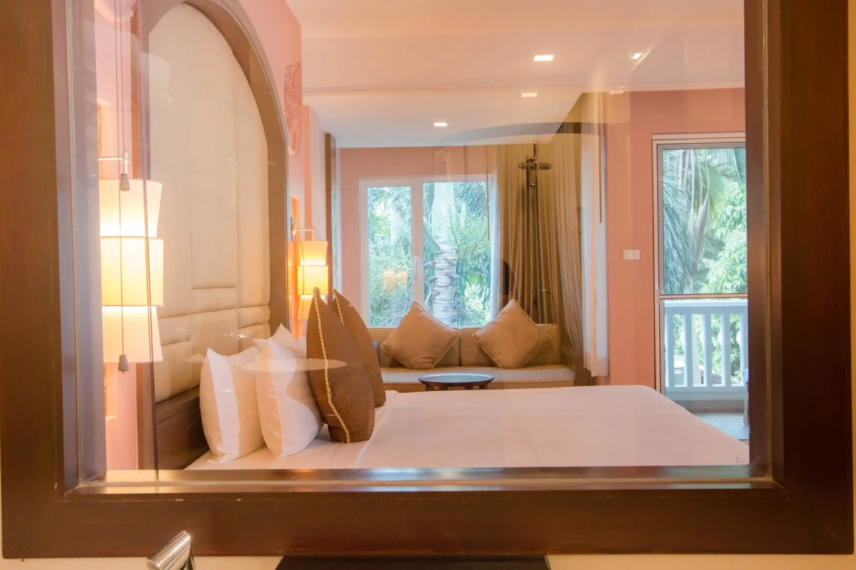 Курортный отель Grand Pacific Sovereign Resort & Spa