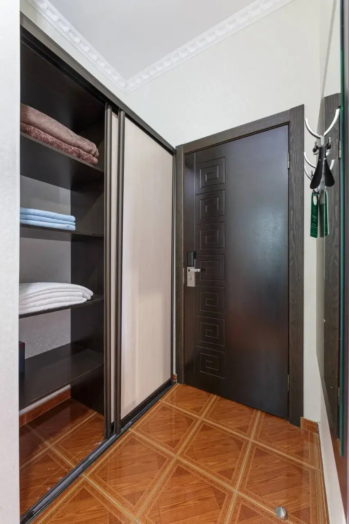 Отель Кронос