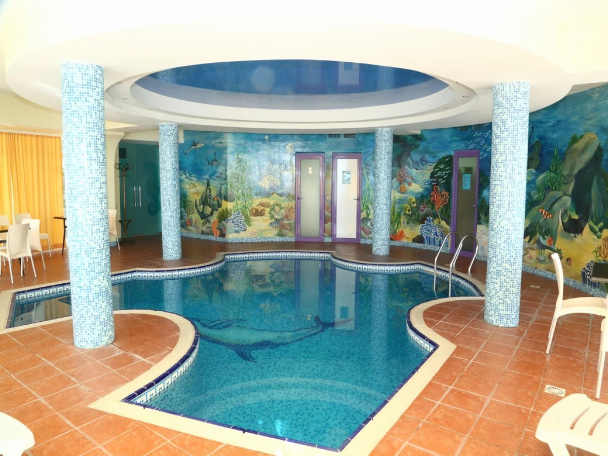 Отель Мажестик