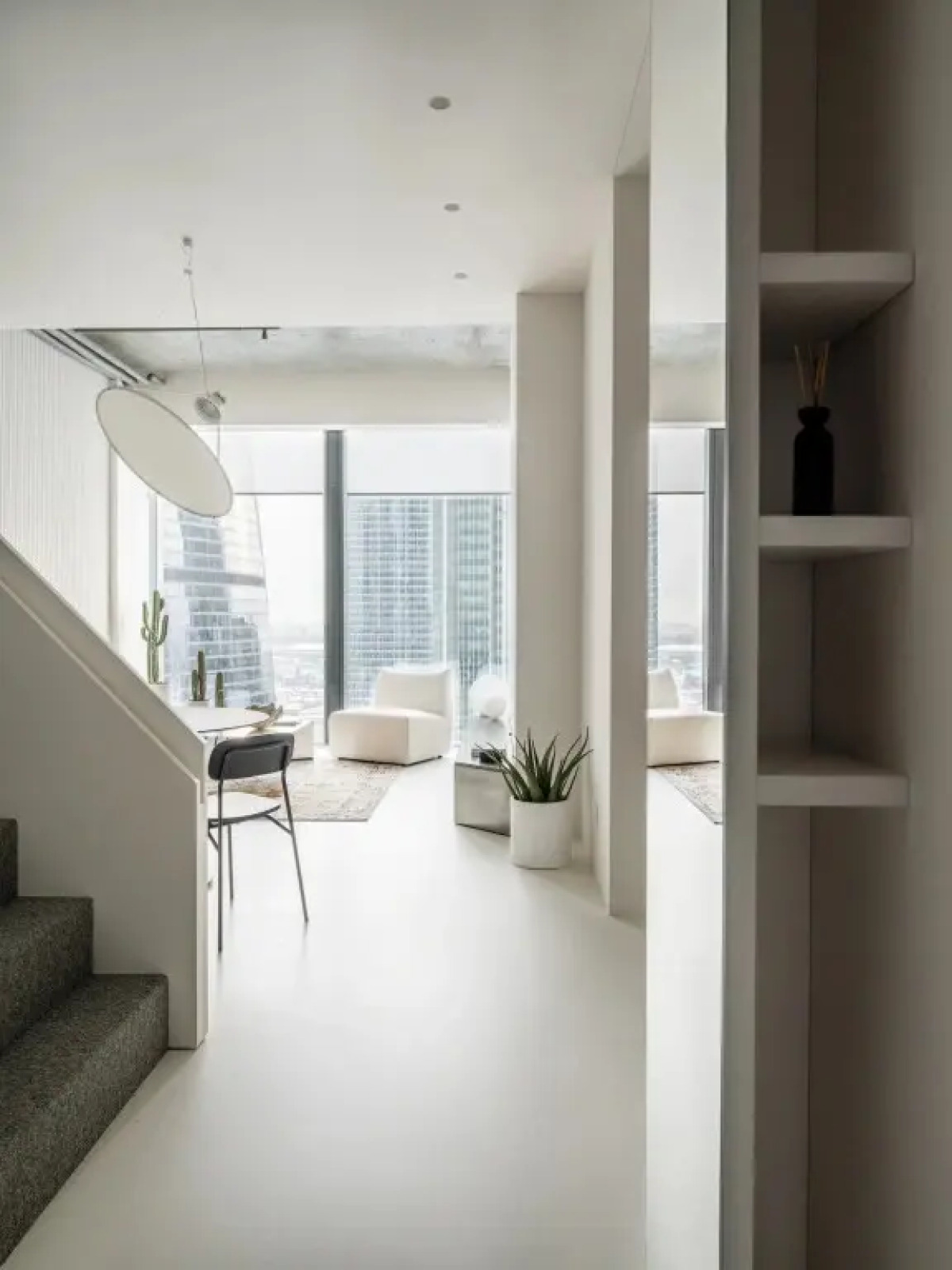 Стильный апартамент с видом на башни на 39 этаже