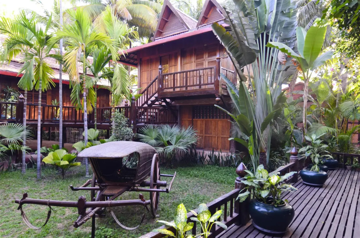 Отель Angkor Village