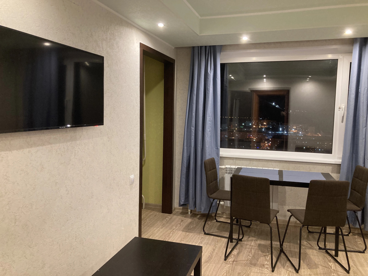 Апартаменты с Потрясающим Видом на Озеро, Горы и Город