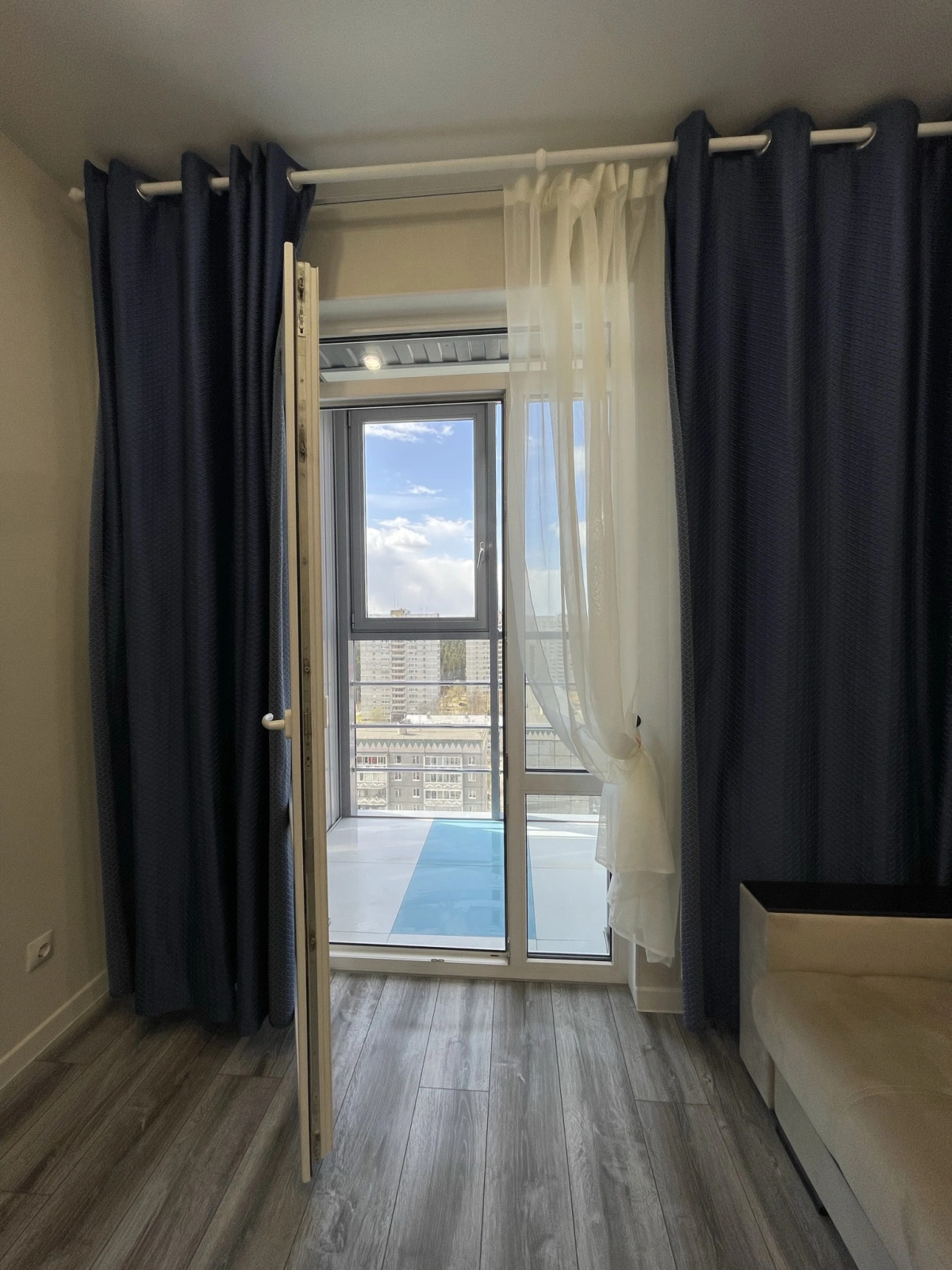 Апартаменты Та самая квартира в самом высоком доме города на 17-м этаже