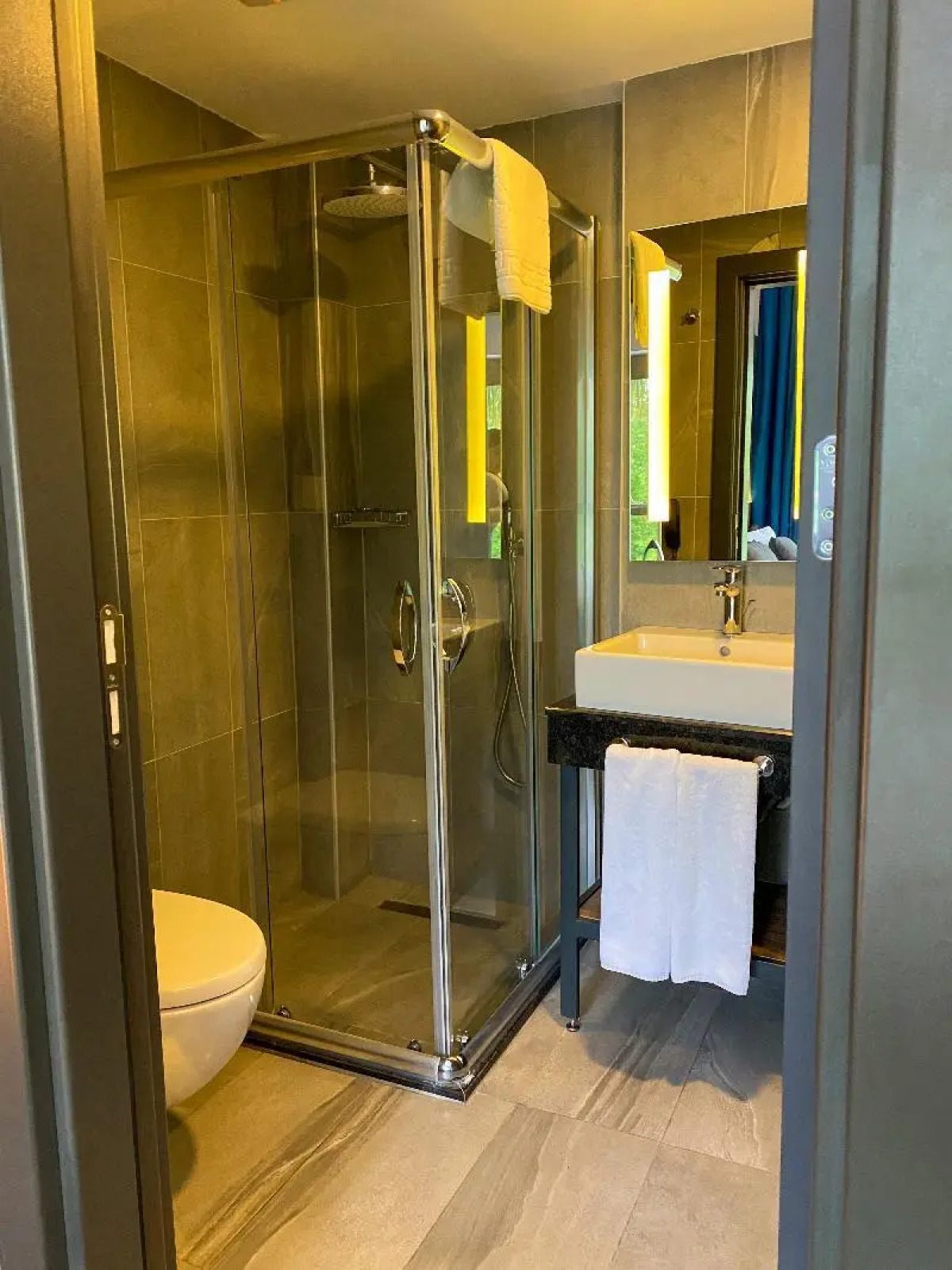 Отель Falcon 1511