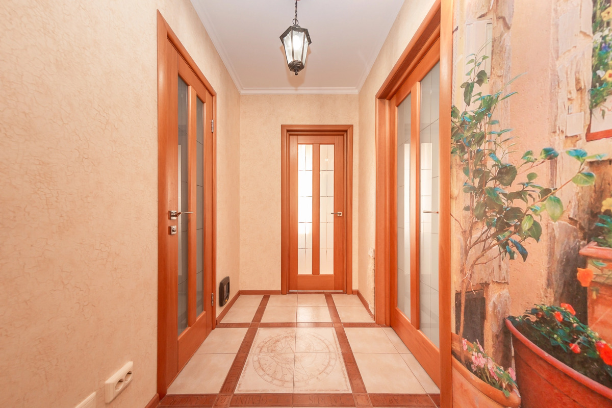 Апартаменты на Романа Брянского 8/1