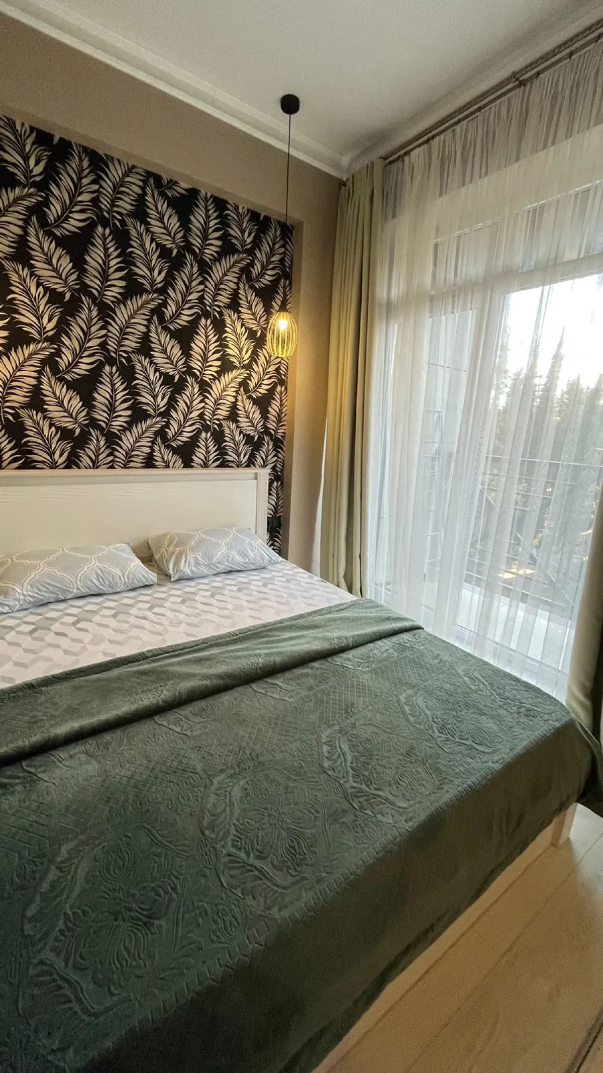 Апартаменты Евро 2-ком с балконом возле моря в центре Адлера Ajax