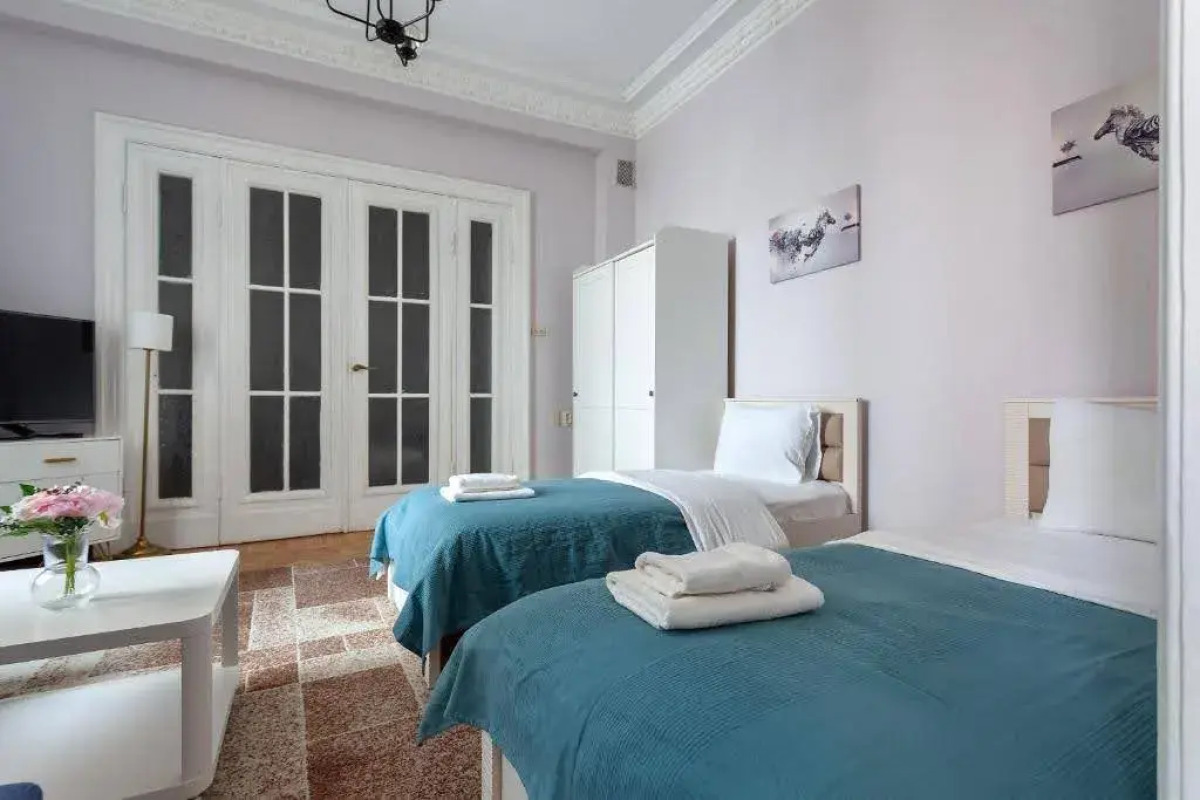 Апартаменты Улучшенные Просторные с Видом на Садовое Кольцо