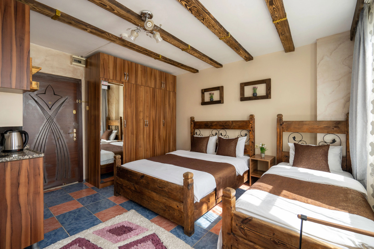 Pi Home & Apartments